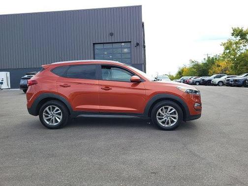 2016 Hyundai TUCSON SE