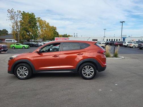 2016 Hyundai TUCSON SE