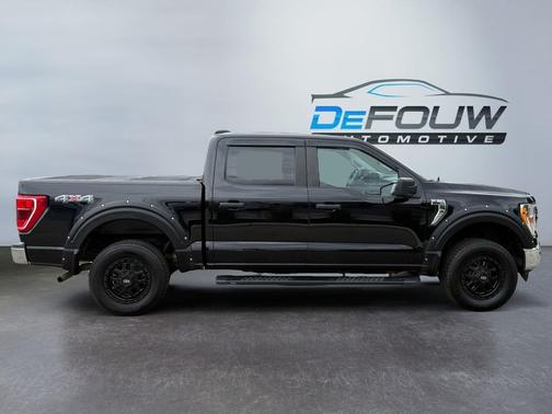Agate Black 2021 Ford F-150 XLT