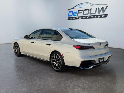 2025 BMW 740 xDrive