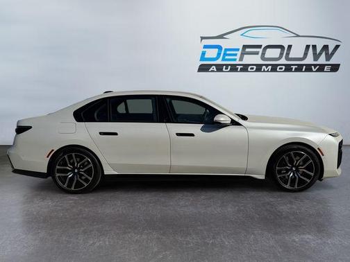 2025 BMW 740 xDrive