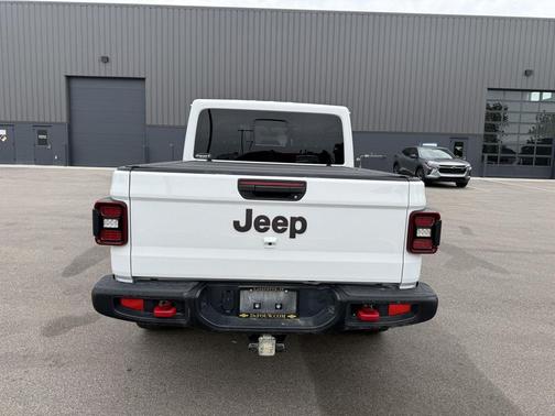 Bright White Clearcoat 2022 Jeep Gladiator Rubicon