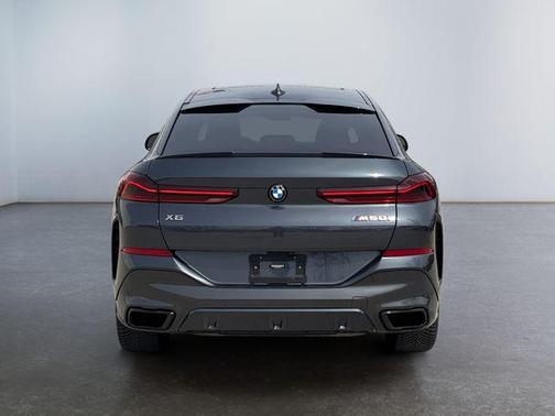 2022 BMW X6 M50i