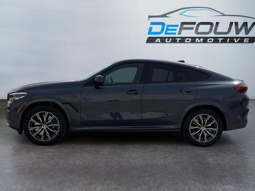 2022 BMW X6 M50i