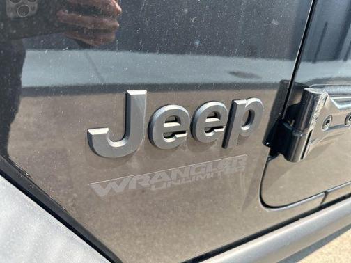 2022 Jeep Wrangler Unlimited High Tide 4x4