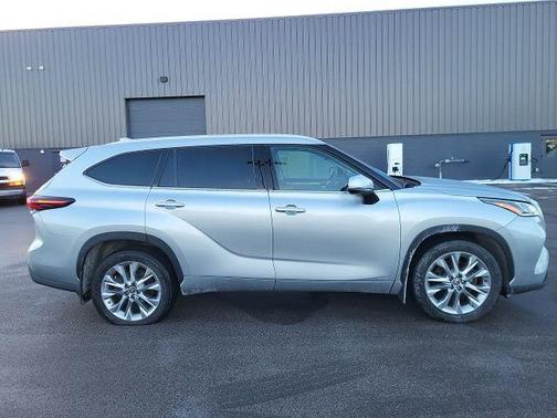 2025 Toyota Highlander Hybrid Limited