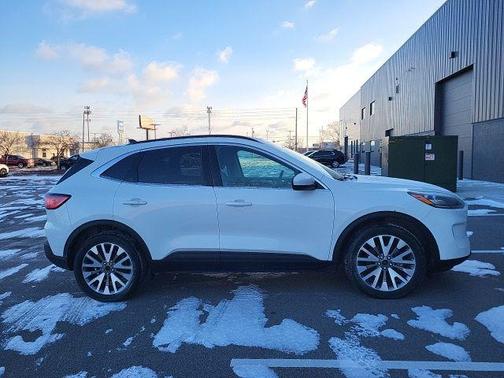 2022 Ford Escape Titanium