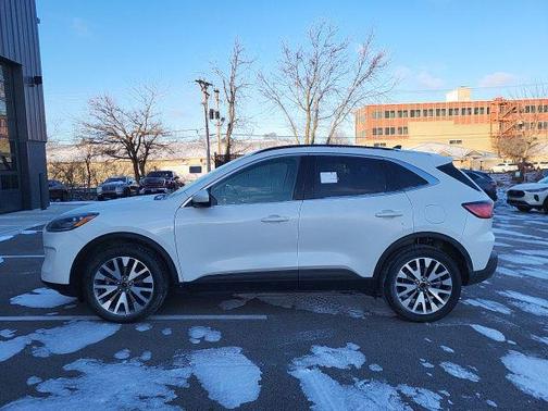 2022 Ford Escape Titanium