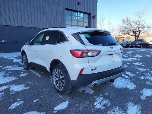 2022 Ford Escape Titanium