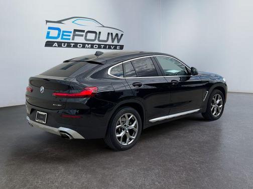 2025 BMW X4 xDrive30i