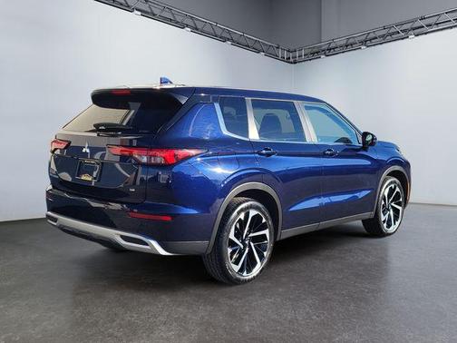 2024 Mitsubishi Outlander SE Black Edition w/Pano Roof S-AWC