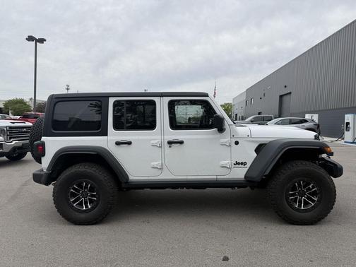 Bright White Clearcoat 2024 Jeep Wrangler Willys