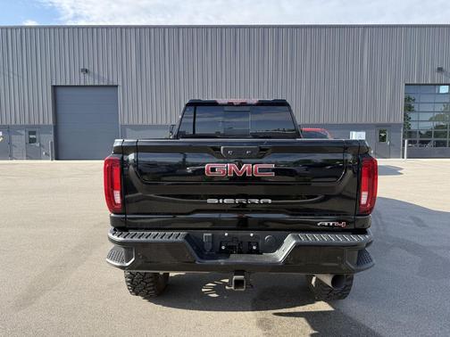 Onyx Black 2021 GMC Sierra 2500 AT4