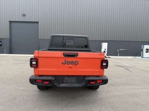 Punkn Metallic Clearcoat 2023 Jeep Gladiator Rubicon