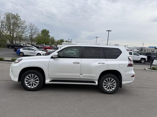 Starfire Pearl 2017 Lexus GX 460 Base