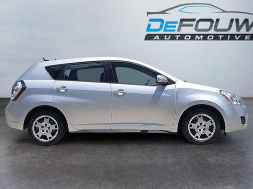 2009 Pontiac Vibe Base