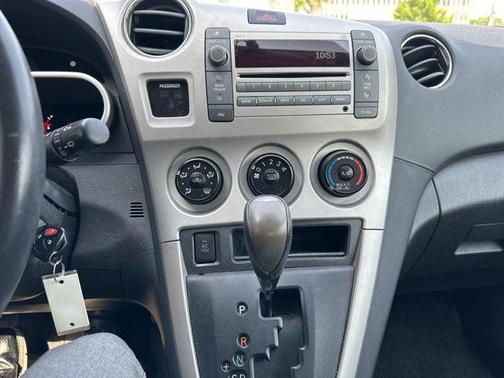 2009 Pontiac Vibe Base