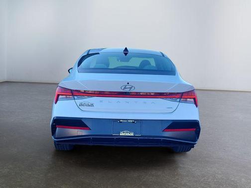 2025 Hyundai ELANTRA HEV Limited