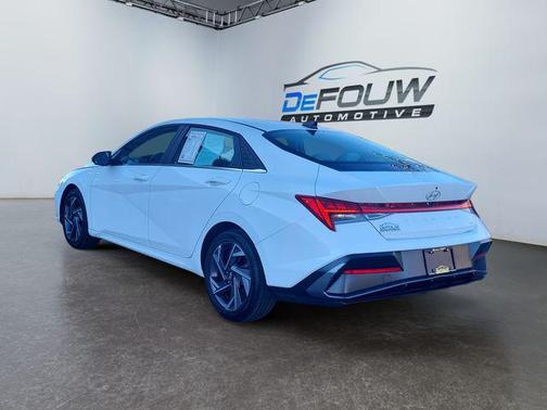 2025 Hyundai ELANTRA HEV Limited