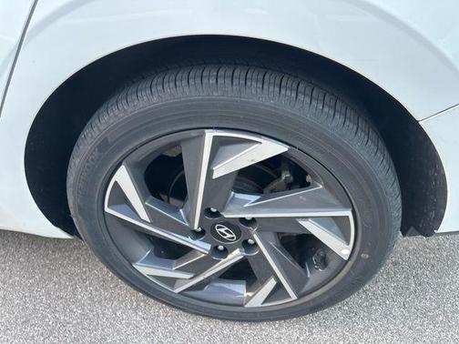 2025 Hyundai ELANTRA HEV Limited