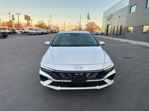 2025 Hyundai ELANTRA HEV Limited