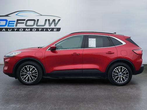 2022 Ford Escape Titanium