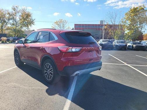 2022 Ford Escape Titanium