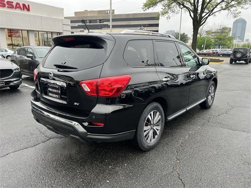 Photo 3 of 3 of 2018 Nissan Pathfinder SV