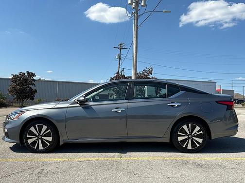 2022 Nissan Altima 2.5 SV