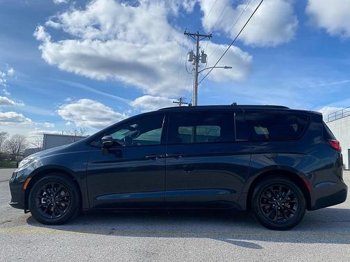 2021 Chrysler Pacifica Touring