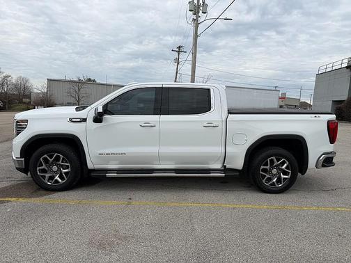 2022 GMC Sierra 1500 SLT