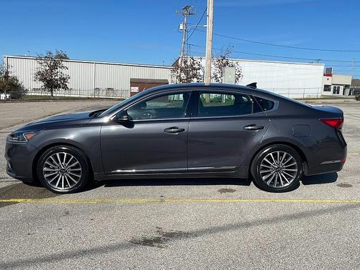 2018 Kia Cadenza Premium