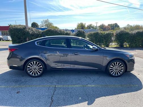 2018 Kia Cadenza Premium