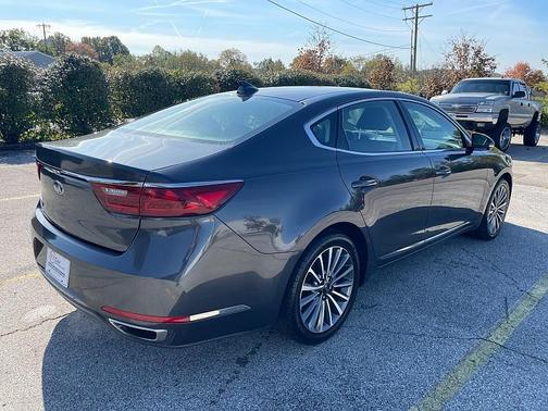 2018 Kia Cadenza Premium
