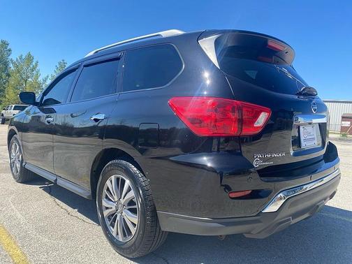 2019 Nissan Pathfinder SL