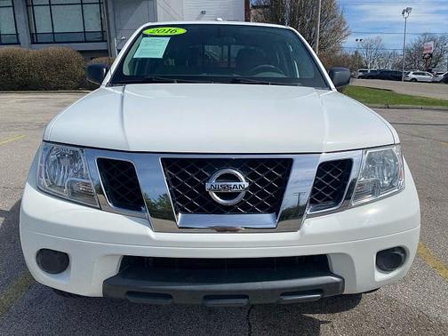 White 2016 Nissan Frontier SV