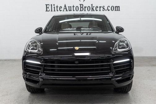Chromite Black Metallic 2023 Porsche Cayenne Platinum Edition