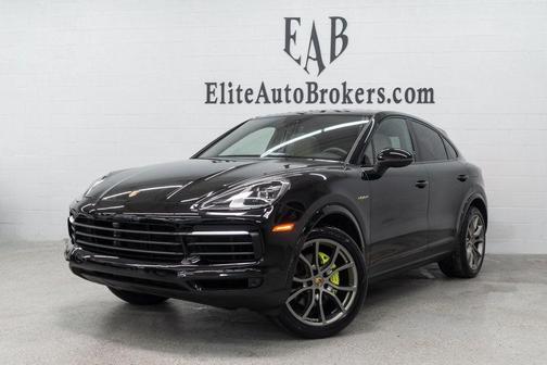 Chromite Black Metallic 2023 Porsche Cayenne Platinum Edition