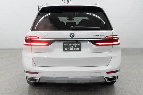 Mineral White Metallic 2025 BMW X7 xDrive40i