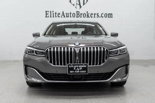 Bernina Grey Amber Effect Metallic 2022 BMW 750 i xDrive