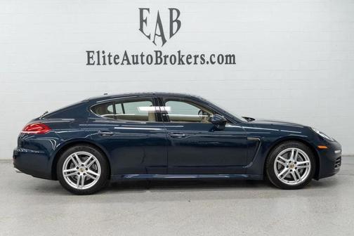 Dark Blue Metallic 2014 Porsche Panamera 4