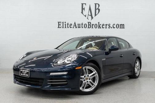 Dark Blue Metallic 2014 Porsche Panamera 4