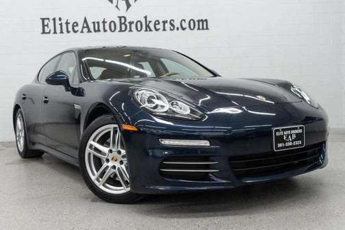 Dark Blue Metallic 2014 Porsche Panamera 4
