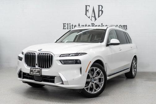 Mineral White Metallic 2026 BMW X7 xDrive40i