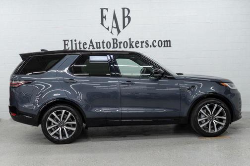 Varesine Blue Metallic 2024 Land Rover Discovery P300 Dynamic SE