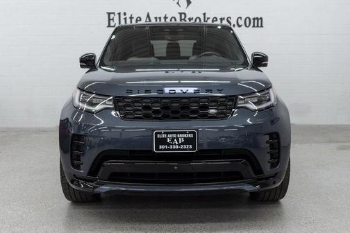 Varesine Blue Metallic 2024 Land Rover Discovery P300 Dynamic SE