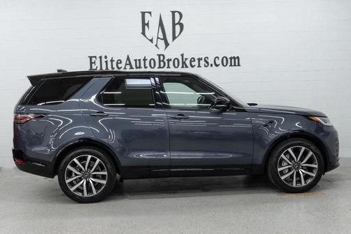 Varesine Blue Metallic 2024 Land Rover Discovery P300 Dynamic SE