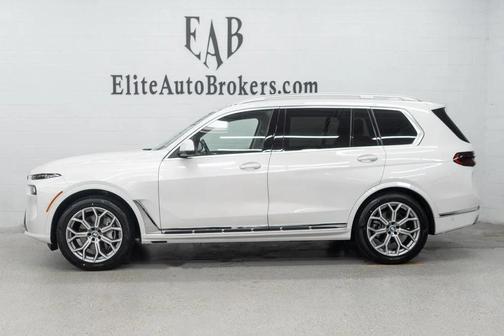 Mineral White Metallic 2025 BMW X7 xDrive40i