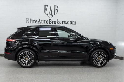 2023 Porsche Cayenne Platinum Edition