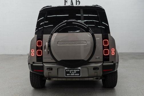 Lantau Bronze Metallic 2023 Land Rover Defender 110 X-Dynamic SE